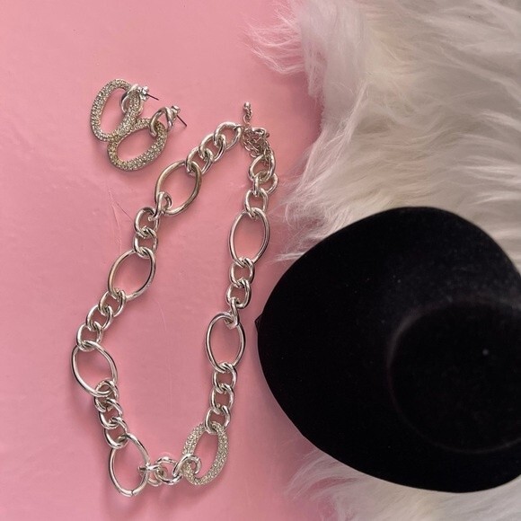 Avon Women’s Chain Necklace with earrings in silver - Picture 3 of 4